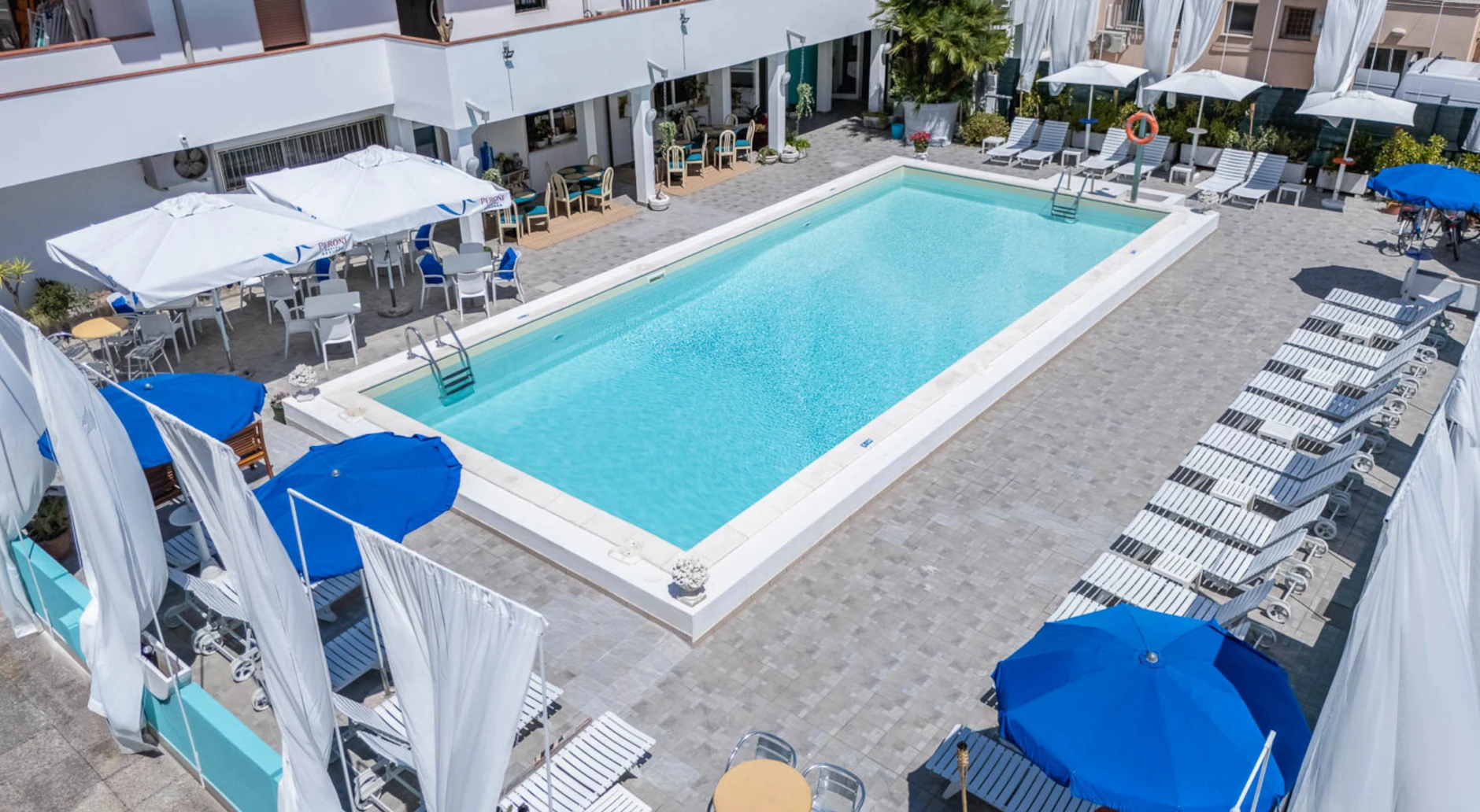 Nuova piscina hotel portofino jesolo